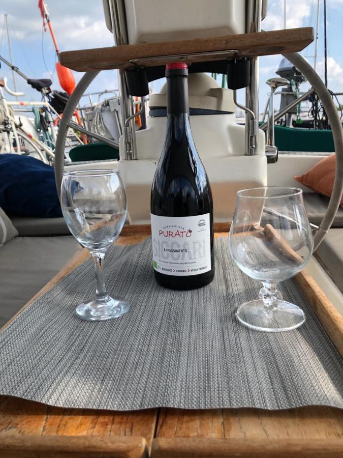 Stay Only Or Sailaway With Friends And Family Have More Fun ميديمبليك المظهر الخارجي الصورة